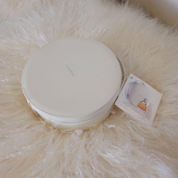 🤍Vera Wang Vanity Case🤍 - Picture 6 of 12